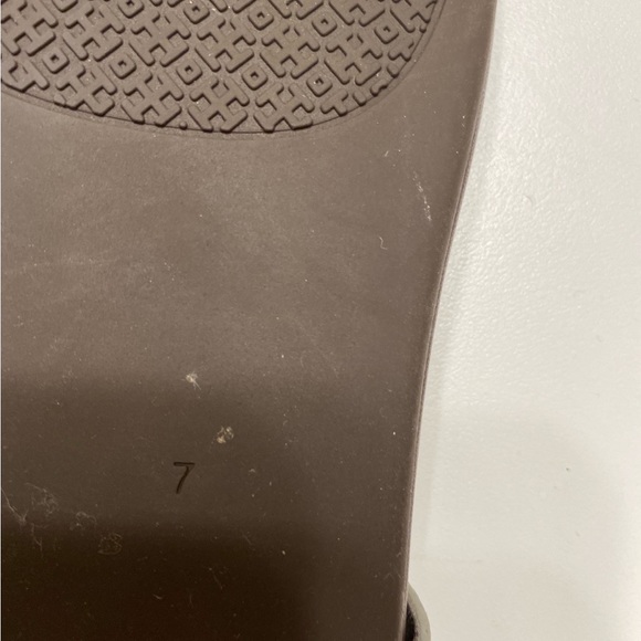 Tory Burch DANI Roccia Thong Sandal Gold Logo - Picture 8 of 8